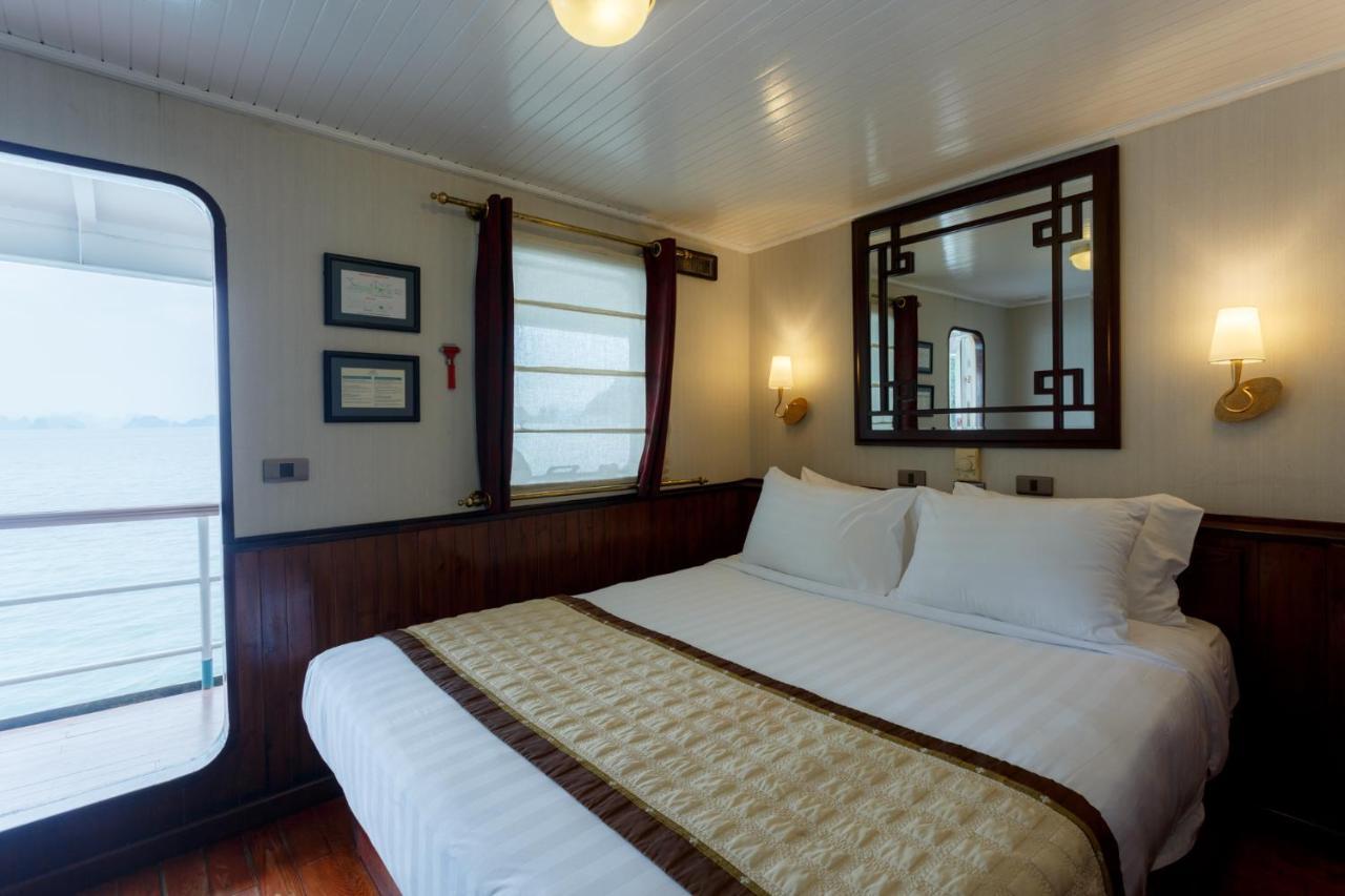 Emeraude Classic Cruises Ha Long Exterior photo