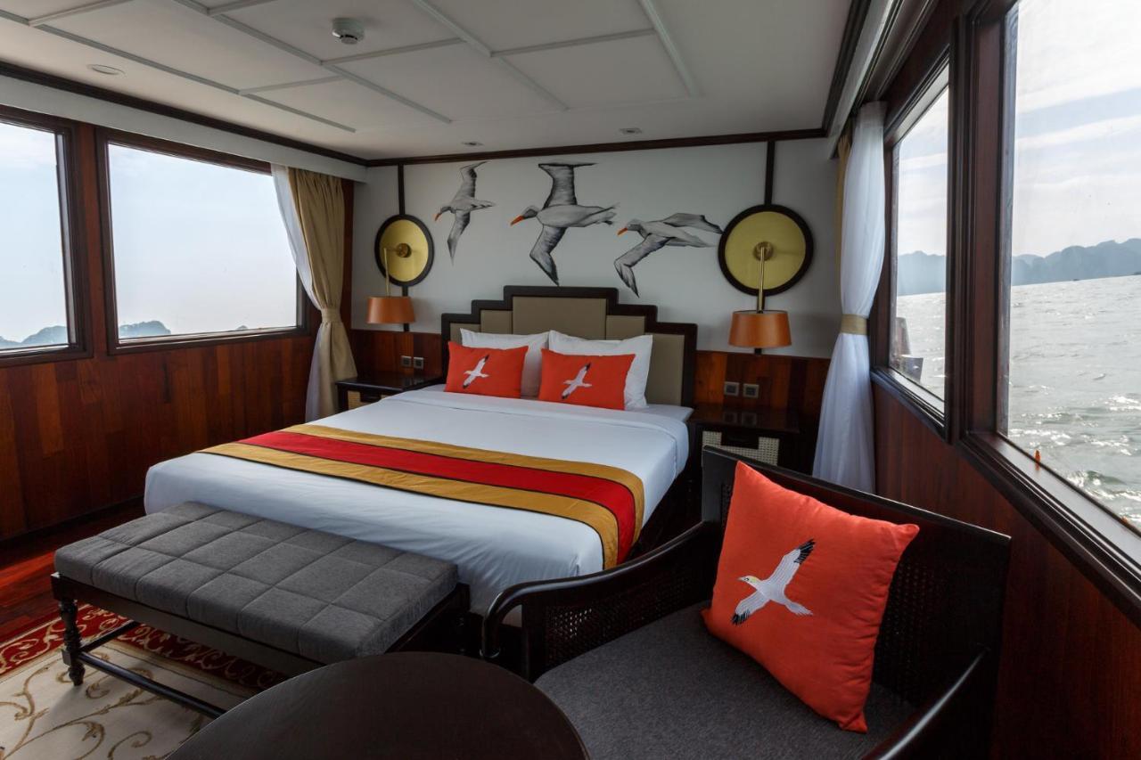 Emeraude Classic Cruises Ha Long Exterior photo