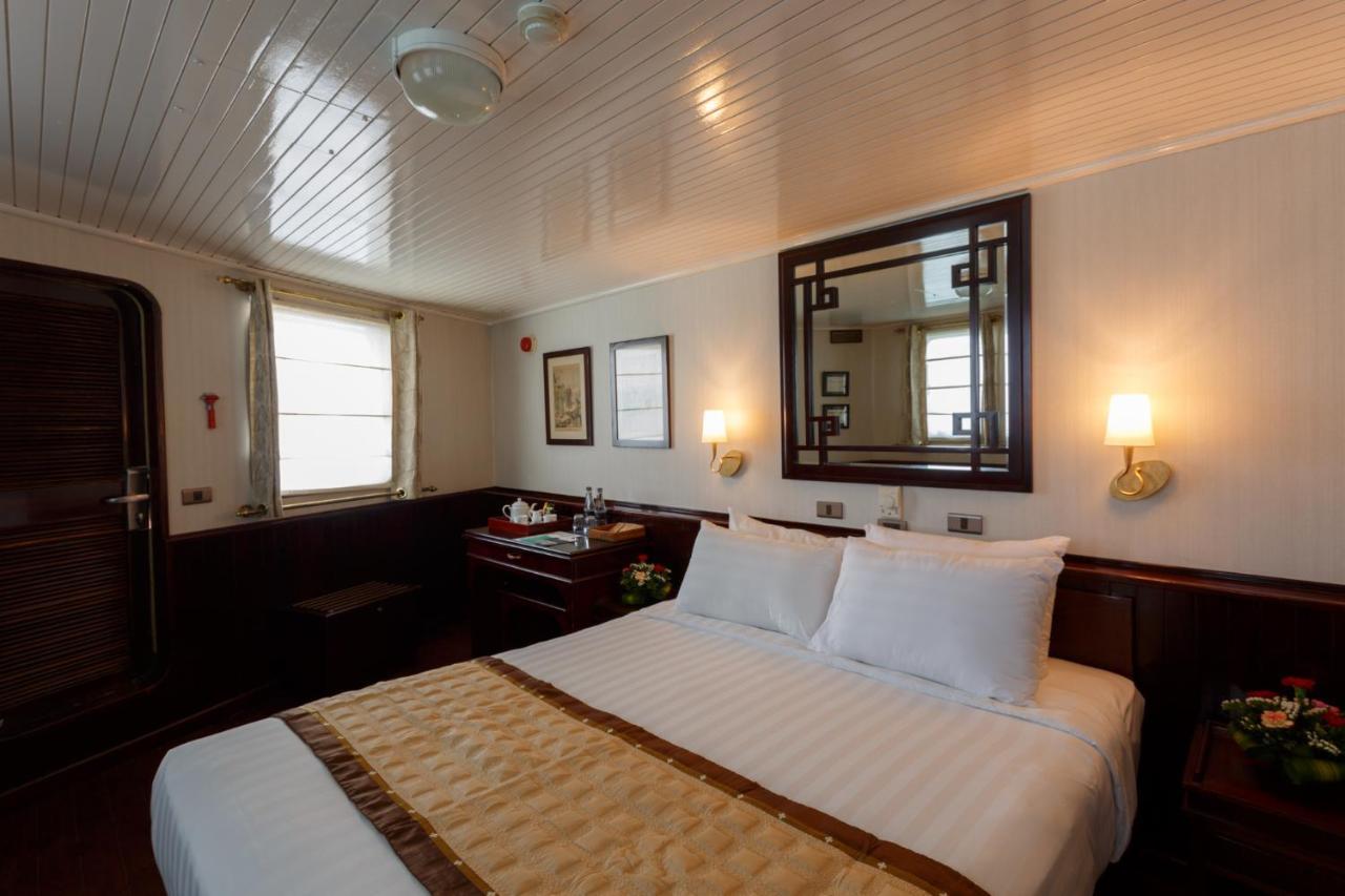 Emeraude Classic Cruises Ha Long Exterior photo