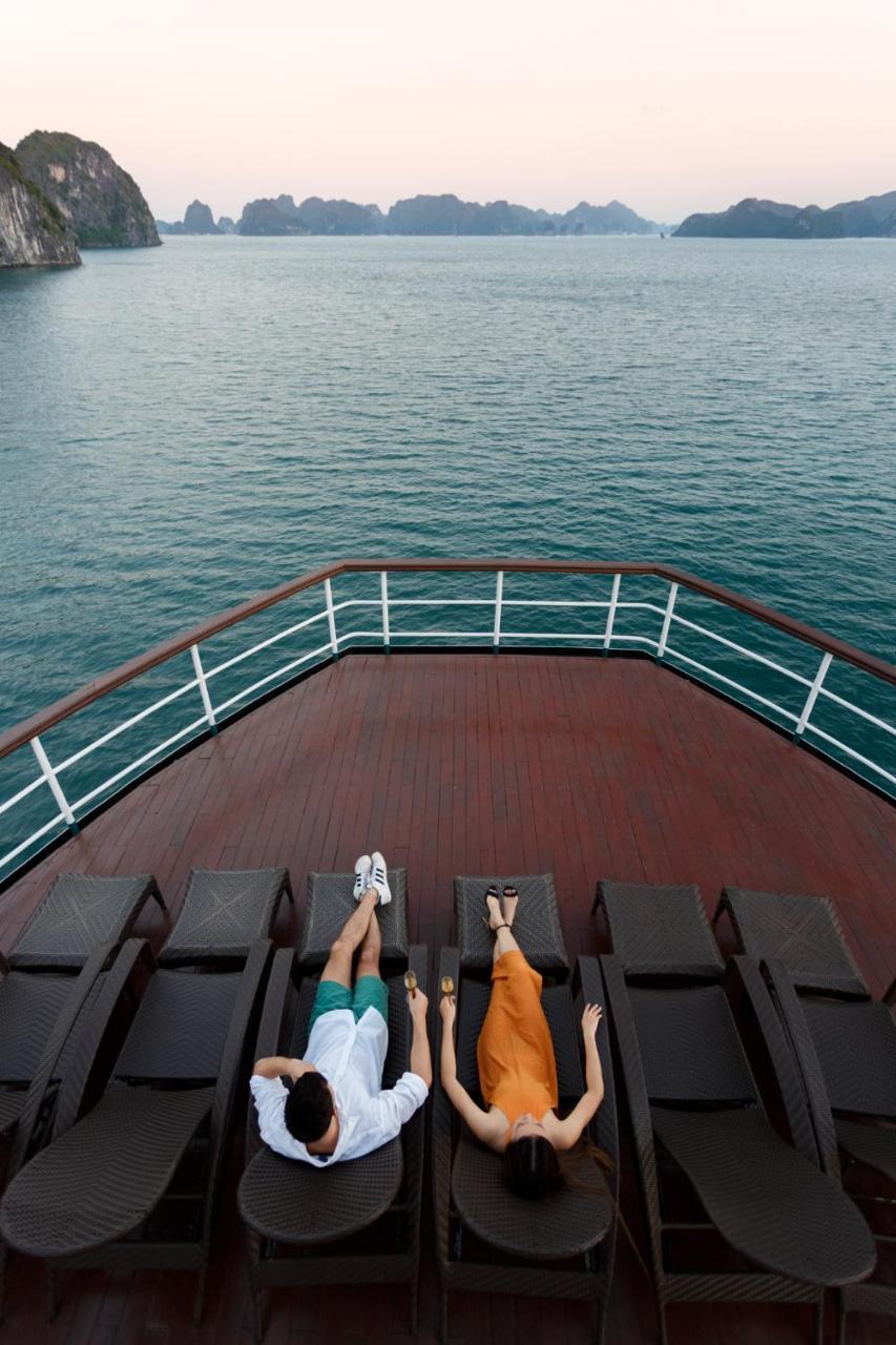 Emeraude Classic Cruises Hotel Ha Long Exterior photo